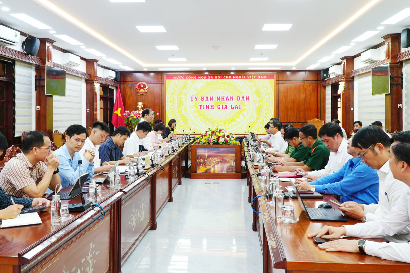 Thứ trưởng Nguyễn Văn Sinh làm việc với lãnh đạo UBND tỉnh Gia Lai